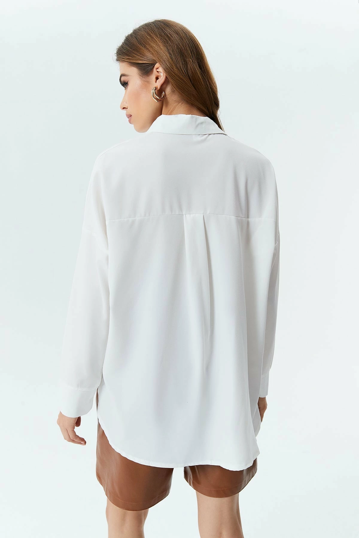 Solado Curved Hem Solid Long Sleeve Blouse 4 Solado Curved Hem Solid Long Sleeve Blouse - Image 2