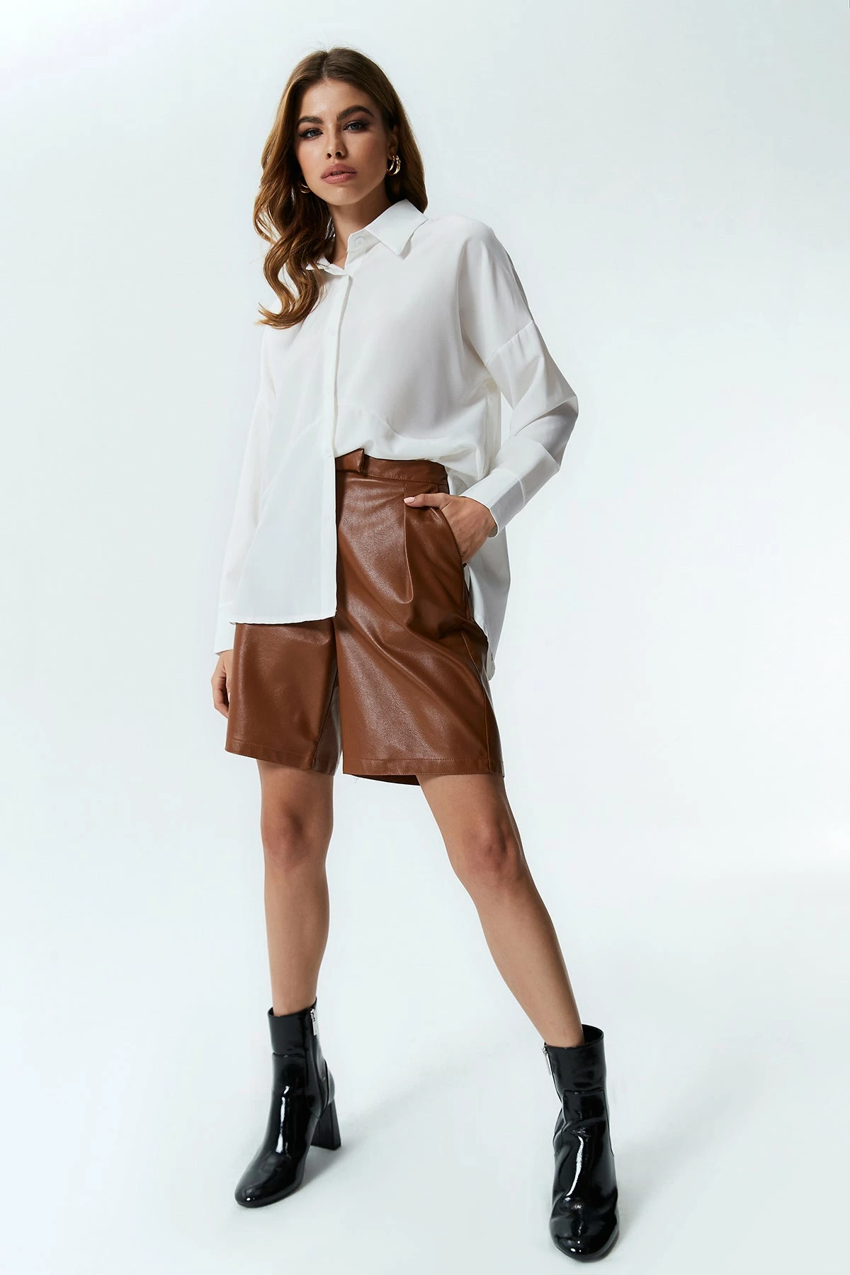 Solado Curved Hem Solid Long Sleeve Blouse 8 Solado Curved Hem Solid Long Sleeve Blouse - Image 6
