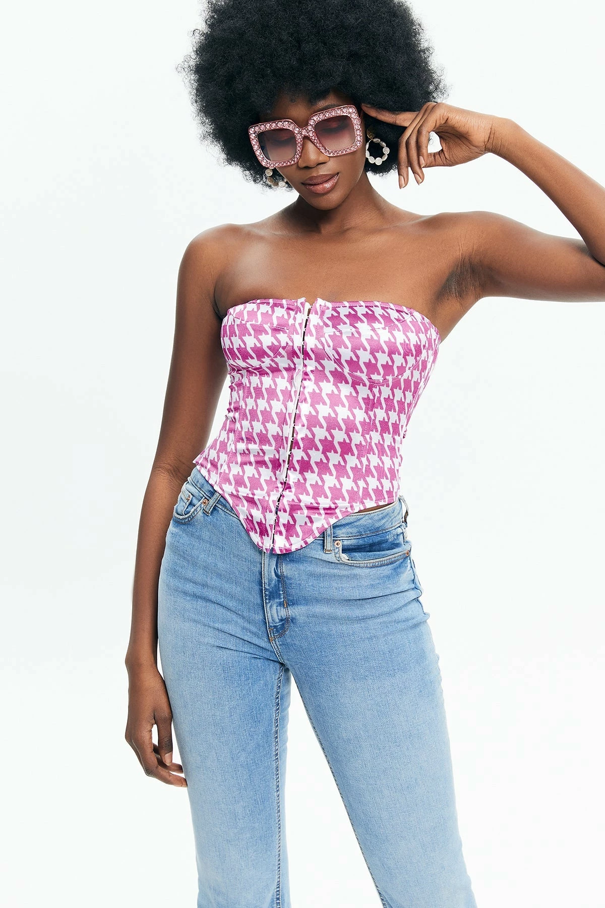 Solado Hook And Eye Curved Hem Crop Top 5 Solado Hook And Eye Curved Hem Crop Top - Image 3