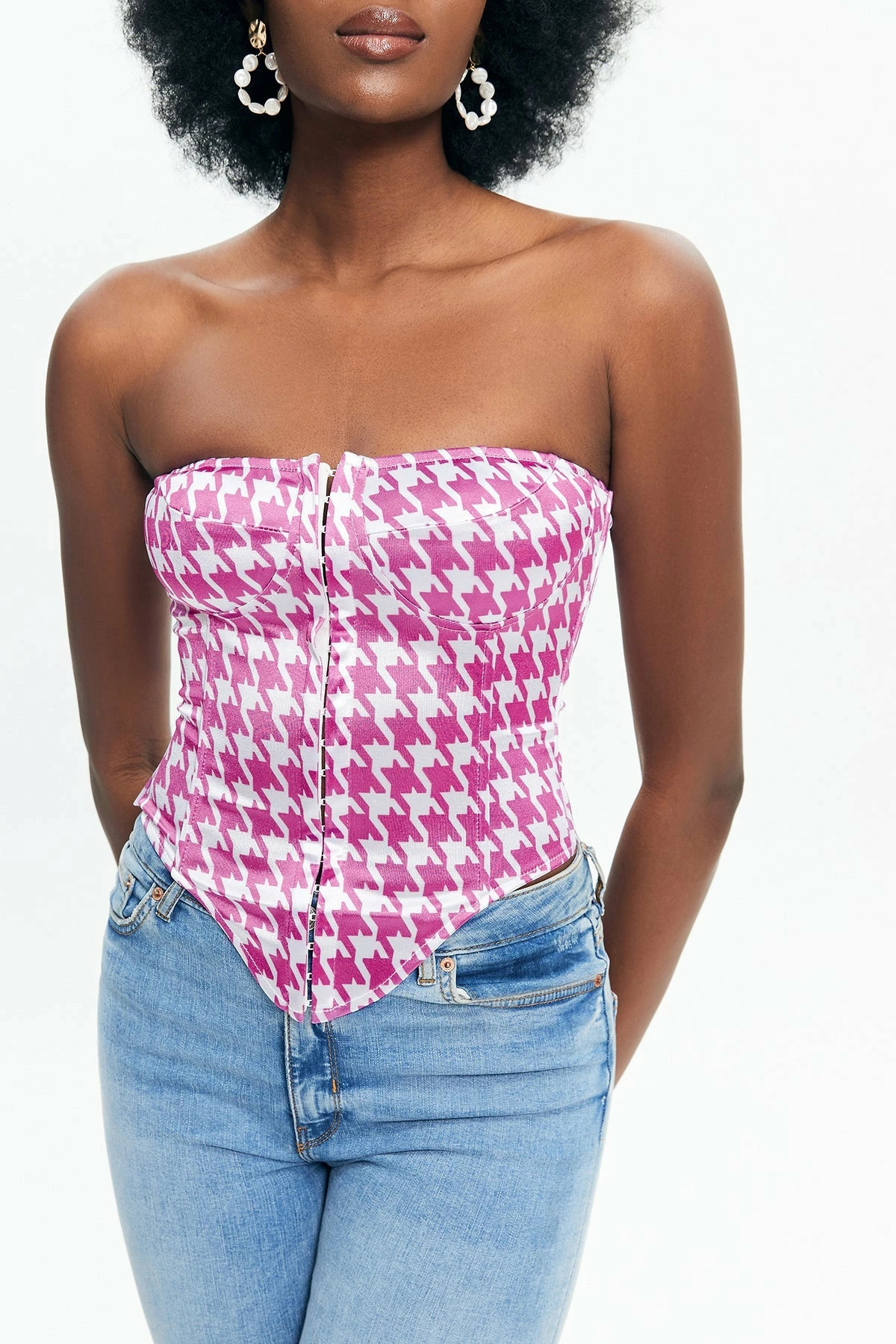 Solado Hook And Eye Curved Hem Crop Top 6 Solado Hook And Eye Curved Hem Crop Top - Image 4