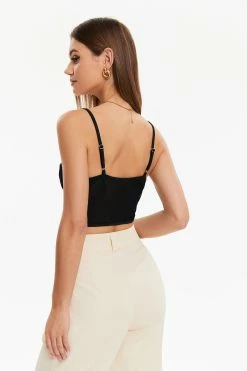 Solado Lace Splicing Curved Hem Cami Crop Top 23 Solado Lace Splicing Curved Hem Cami Crop Top -SOLADO Shop 285510202203101533016229a9ade1dd7 1800x1800