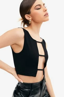 SOLADO Cut Out Solid Crop Tank Top 14 SOLADO Cut Out Solid Crop Tank Top -SOLADO Shop 285510202204020951356247ac27a1785 1800x1800