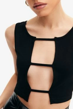 SOLADO Cut Out Solid Crop Tank Top 13 SOLADO Cut Out Solid Crop Tank Top -SOLADO Shop 285510202204020951386247ac2a56253 1800x1800