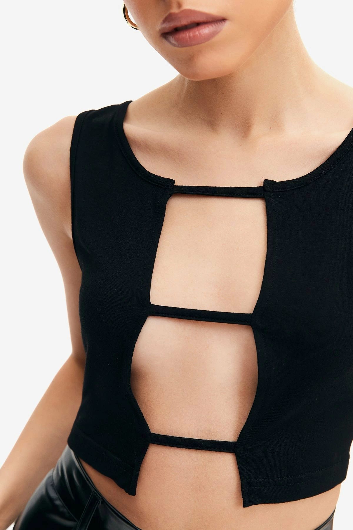SOLADO Cut Out Solid Crop Tank Top 7 SOLADO Cut Out Solid Crop Tank Top - Image 5
