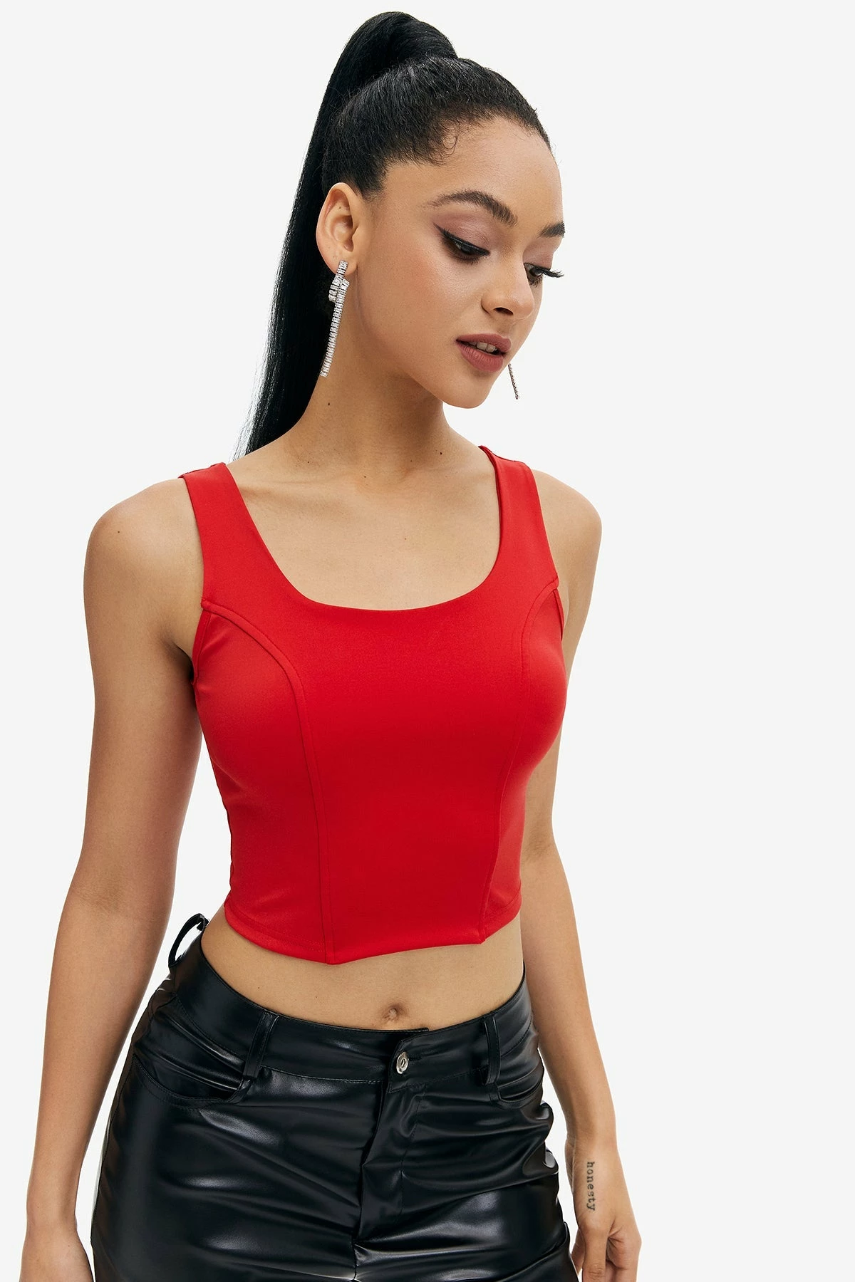Solado Solid U Neck Sleeveless Crop Top 3 Solado Solid U Neck Sleeveless Crop Top