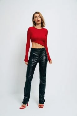 SOLADO Seam Detail Lettuce Trim Long Sleeve Crop Top -SOLADO Shop 2855102022070410165562c24d97ec106 6003896a a5d1 4176 b0e1 cc922ece07a3 1800x1800