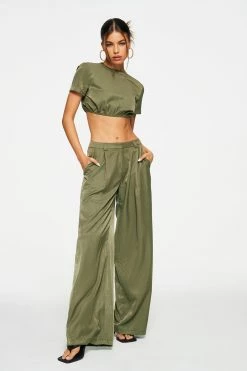 SOLADO Roll Up Sleeve Cut Out Tie Back Crop Top -SOLADO Shop 2855102022071618165662d290188706b fdfb5d8c ceee 4435 8d92 713f92bc49d8 1800x1800
