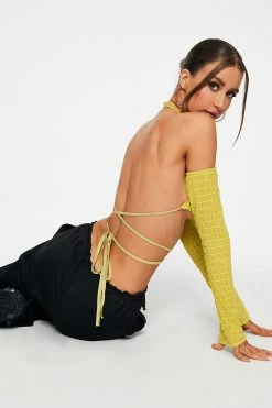 SOLADO Ruched Textured Halter Neck Backless Crop Top With Oversleeve 14 SOLADO Ruched Textured Halter Neck Backless Crop Top With Oversleeve -SOLADO Shop 2855102022071917243262d67850c34bf 34b6fab4 895e 4925 957f 2f28535684cc 1800x1800