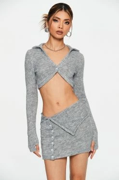 SOLADO Asymmetric Hem Thumb Hole Knitted Long Sleeve Top