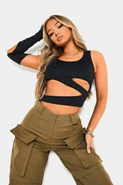 SOLADO Cut Out One Sleeve Round Neck Solid Crop Top 30 SOLADO Cut Out One Sleeve Round Neck Solid Crop Top -SOLADO Shop 2855102022082316231563048e7369989 8f55b886 8686 4e9c bf73 679acd34b382 1800x1800