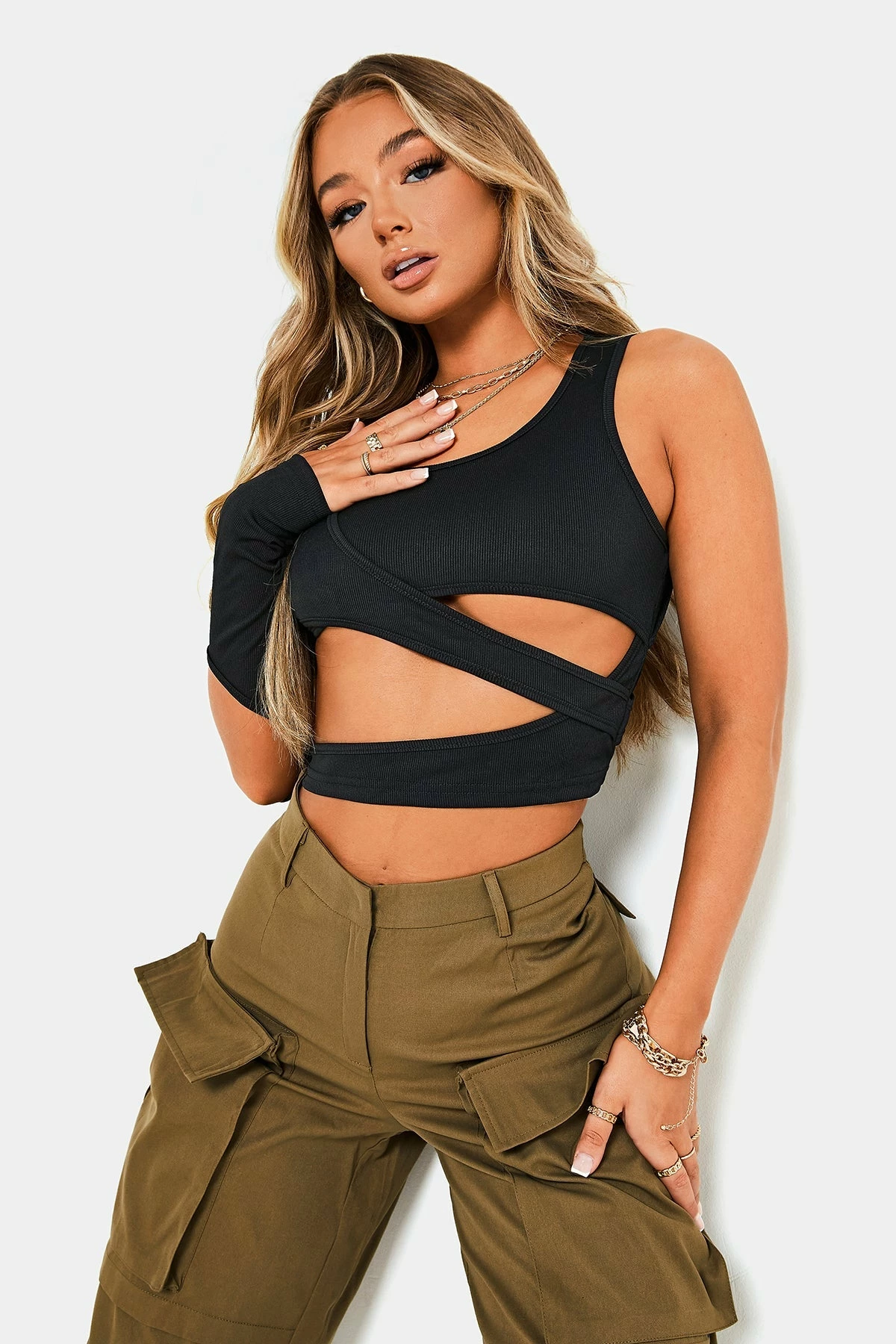 SOLADO Cut Out One Sleeve Round Neck Solid Crop Top 4 SOLADO Cut Out One Sleeve Round Neck Solid Crop Top - Image 2