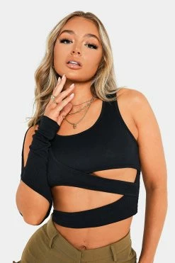SOLADO Cut Out One Sleeve Round Neck Solid Crop Top 26 SOLADO Cut Out One Sleeve Round Neck Solid Crop Top -SOLADO Shop 2855102022082316231663048e749eb4d 1800x1800