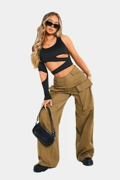 SOLADO Cut Out One Sleeve Round Neck Solid Crop Top 28 SOLADO Cut Out One Sleeve Round Neck Solid Crop Top -SOLADO Shop 2855102022082316231763048e7593a0b 1800x1800