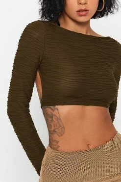SOLADO Swirl Textured Open Back Long Sleeve Crop Top 15 SOLADO Swirl Textured Open Back Long Sleeve Crop Top -SOLADO Shop 28551020220825152455630723c70228a 1800x1800