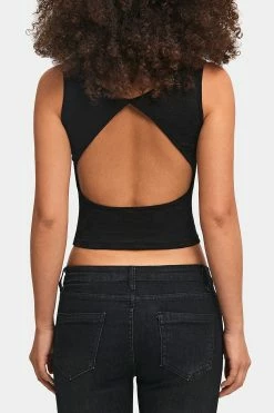 SOLADO Cowl Neck Check Print Open Back Crop Top 15 SOLADO Cowl Neck Check Print Open Back Crop Top -SOLADO Shop 7 c73e86bb f33b 4a7d 8401 569eb072f5a5 1800x1800