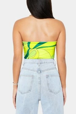Solado Halter Neck Abstract Print Hanky Hem Crop Top 29 Solado Halter Neck Abstract Print Hanky Hem Crop Top -SOLADO Shop 7 f3e136ff 9472 4ca4 b8ca 80261d2d8b33 1800x1800