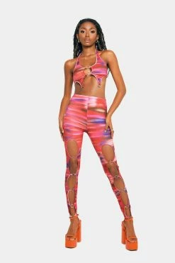 SOLADO Halter Neck Abstract Print O-Ring Decor Crop Top 11 SOLADO Halter Neck Abstract Print O-Ring Decor Crop Top -SOLADO Shop NWT13471NWI10503 1633 1800x1800