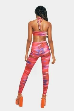 SOLADO Halter Neck Abstract Print O-Ring Decor Crop Top 13 SOLADO Halter Neck Abstract Print O-Ring Decor Crop Top -SOLADO Shop NWT13471NWI10503 1648 1800x1800