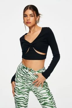 Alternative view of Solado Cut Out Twist Front Long Sleeve Crop Top