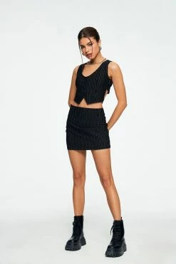 Solado Striped Print Split Hem Buckled Detail Crop Top -SOLADO Shop jpeg 0439848c 5360 4212 b50b 225980c5c0bf 1800x1800