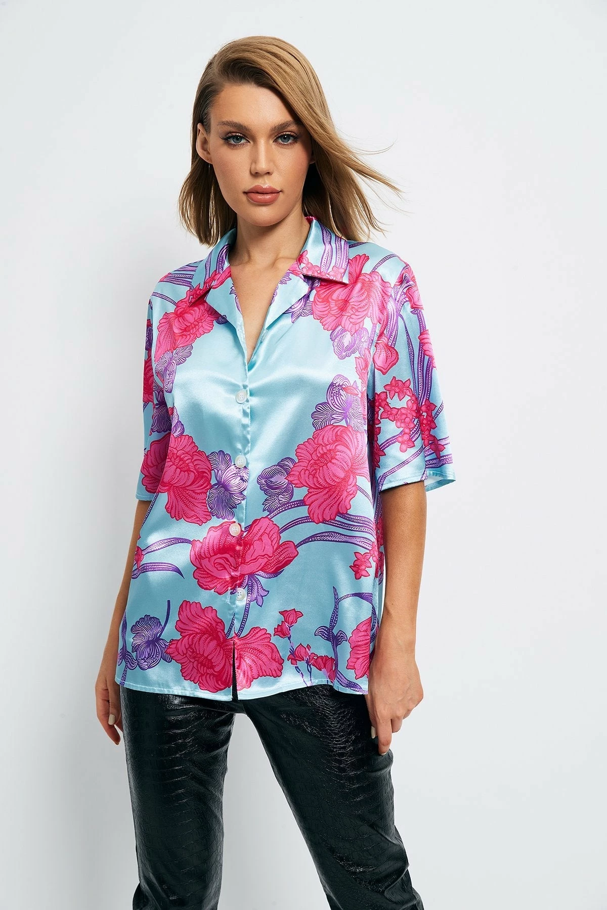SOLADO Satin Flower Print Lapel Neck Short Sleeve Shirt 4 SOLADO Satin Flower Print Lapel Neck Short Sleeve Shirt - Image 2