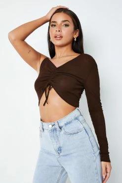 Alternative view of SOLADO Drawstring Ruched One Sleeve Solid Crop Top