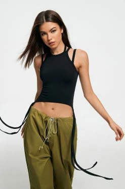 Alternative view of SOLADO Double Straps Sleeveless Asymmetrical Hem Crop Top
