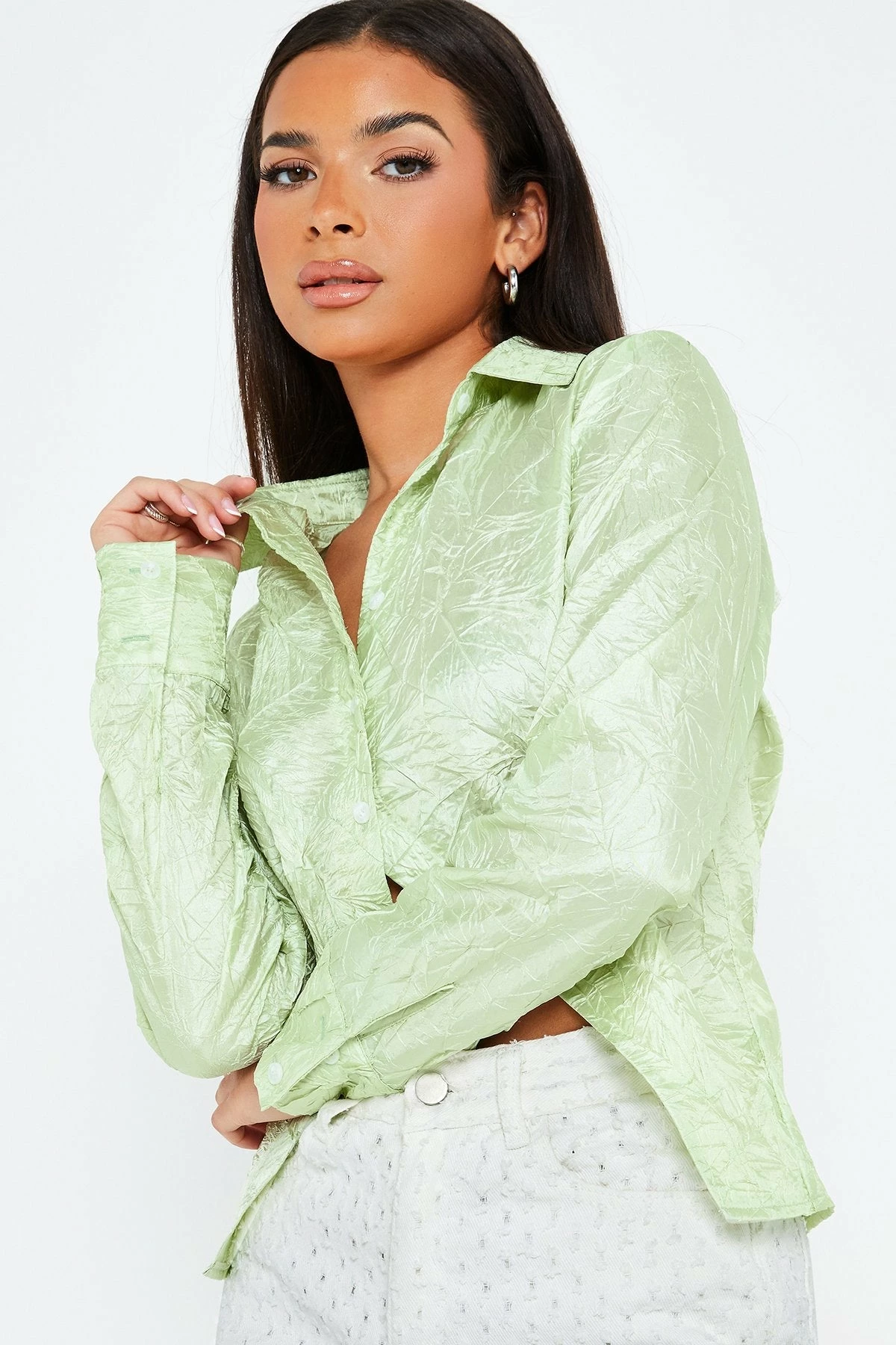SOLADO Lapel Neck Pleat Textured Split Hem Shirt 5 SOLADO Lapel Neck Pleat Textured Split Hem Shirt - Image 3