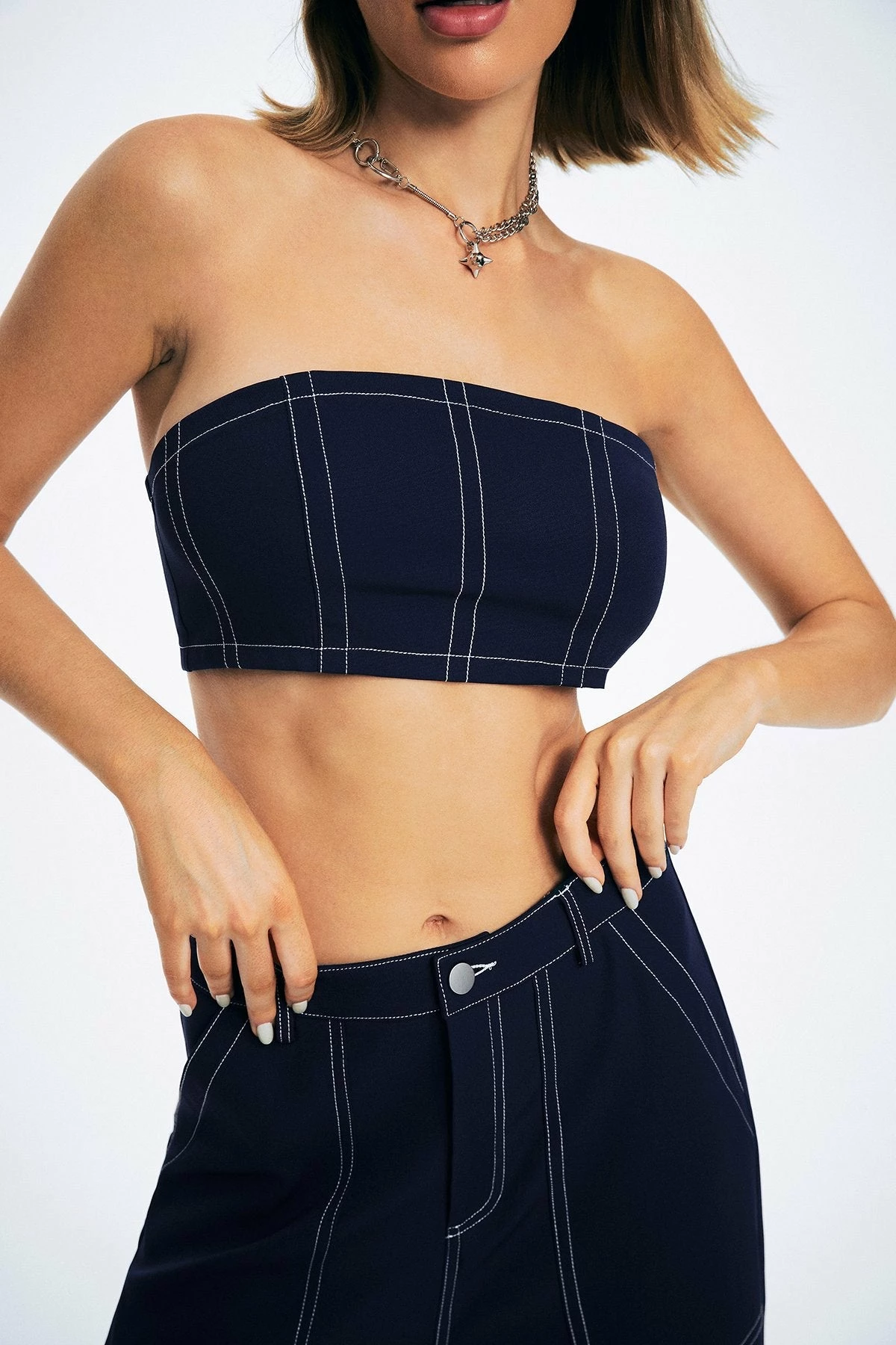 SOLADO Top-stitching Zipper Back Tube Crop Top 7 SOLADO Top-stitching Zipper Back Tube Crop Top - Image 5