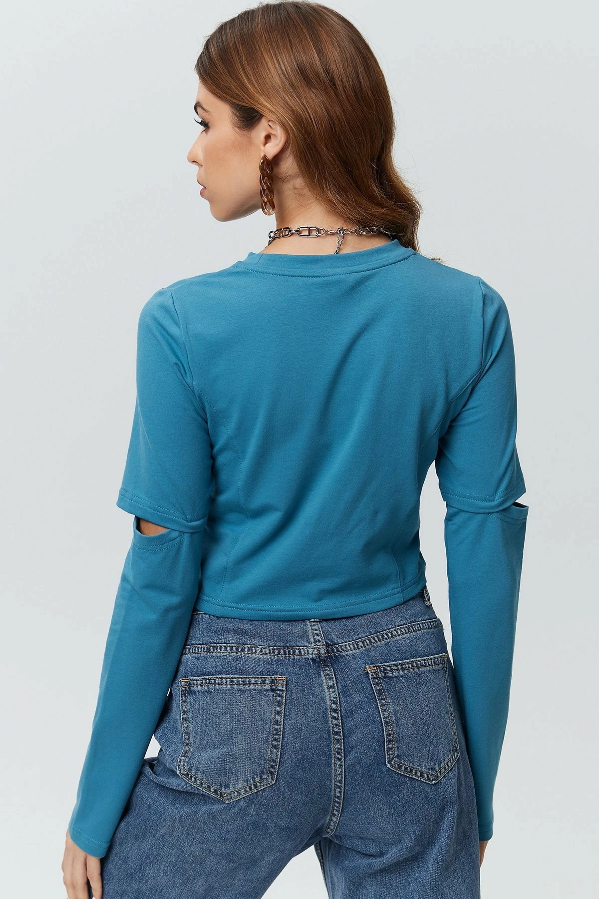 Solado Letter Print Cut Out Sleeve Long Sleeve Top 6 Solado Letter Print Cut Out Sleeve Long Sleeve Top - Image 4