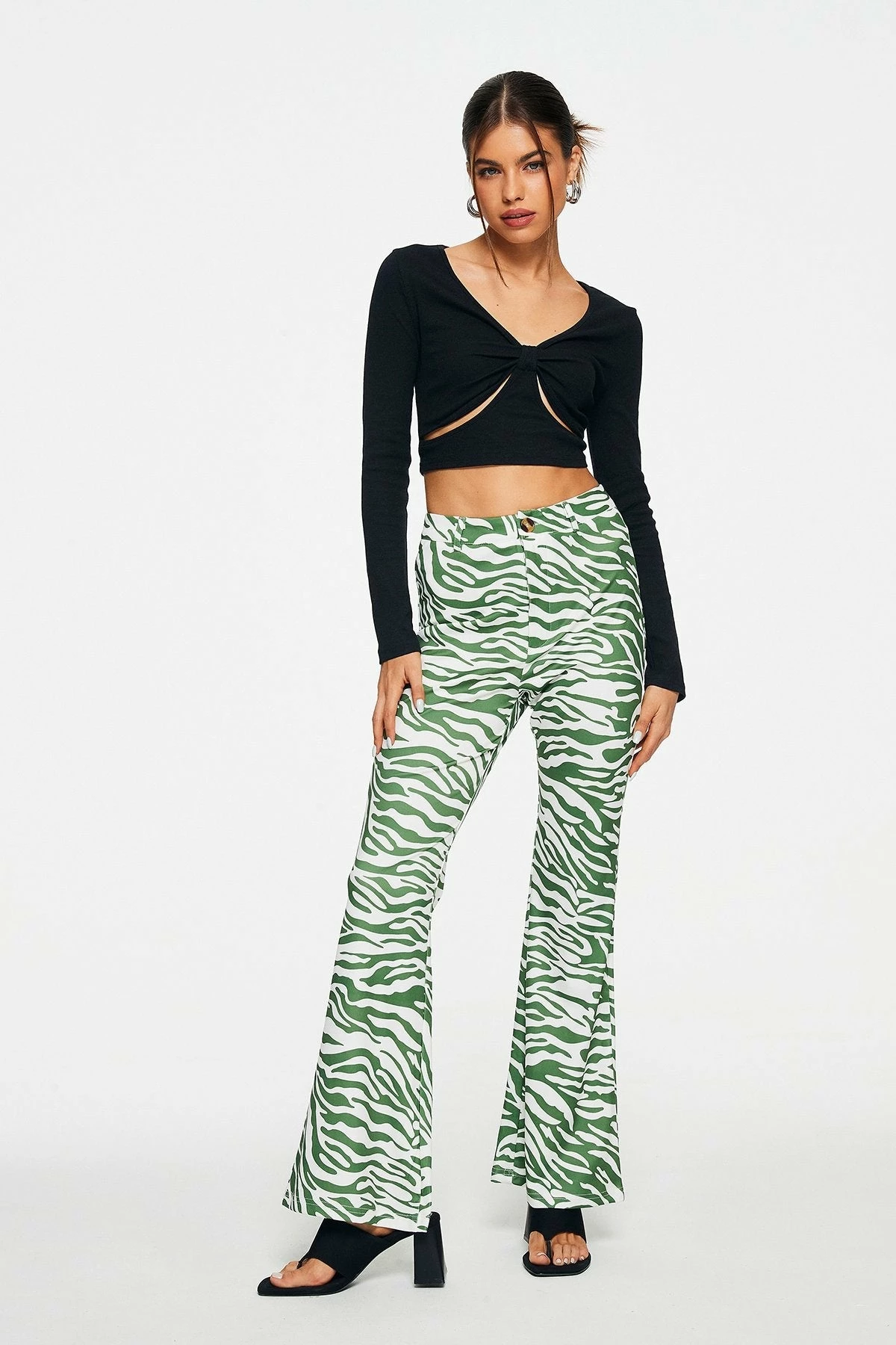 Solado Cut Out Twist Front Long Sleeve Crop Top 6 Solado Cut Out Twist Front Long Sleeve Crop Top - Image 4