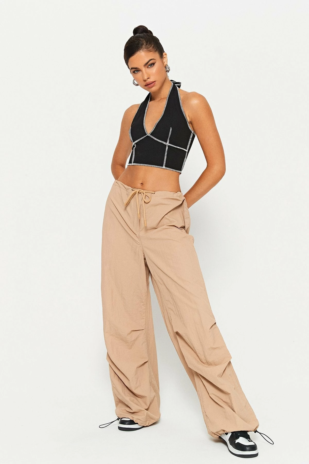 SOLADO Plunging Neck Top-stitching Backless Crop Top 7 SOLADO Plunging Neck Top-stitching Backless Crop Top - Image 5