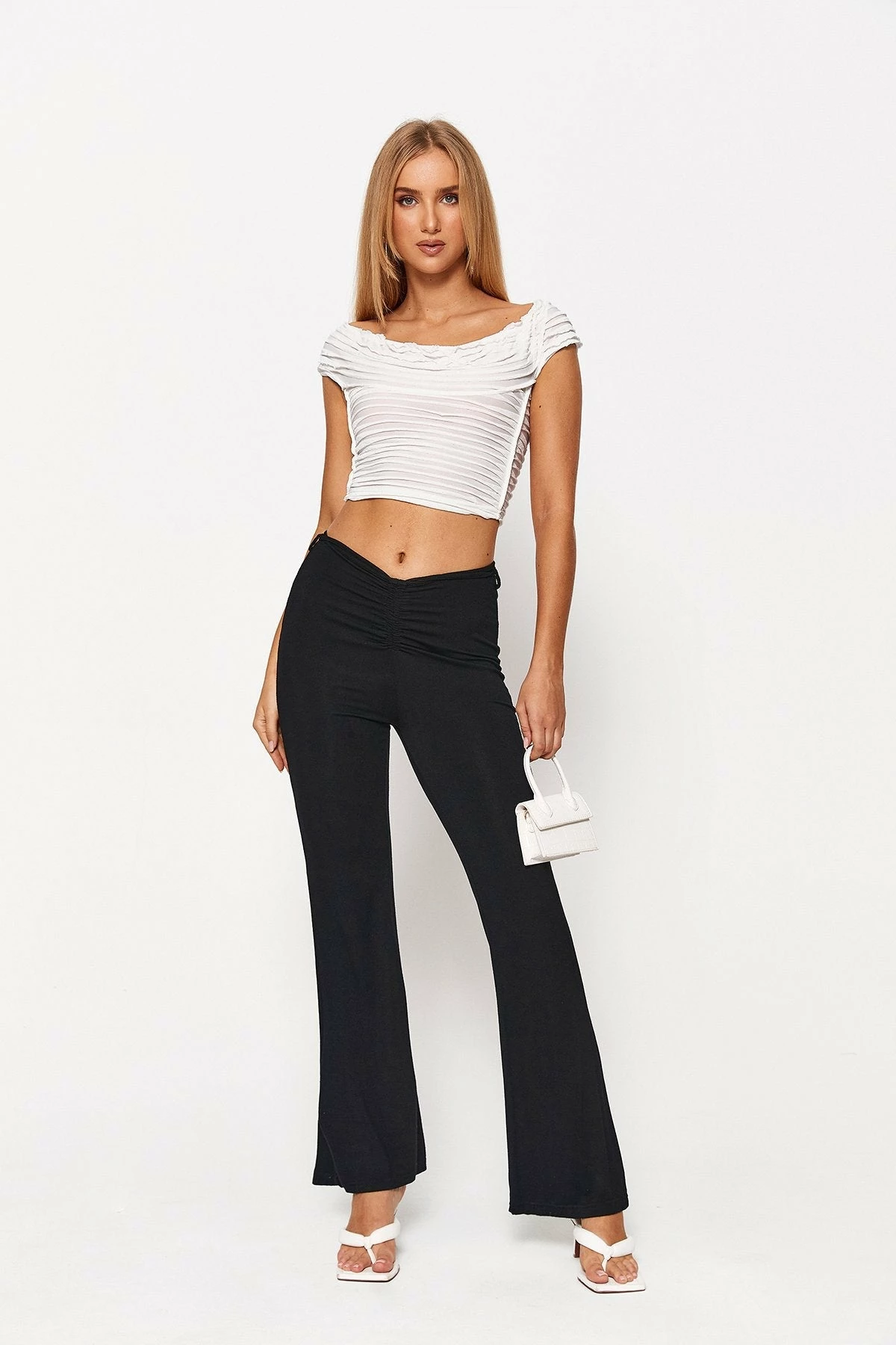 Solado Boat Neck Textured Solid Sleeveless Crop Top 6 Solado Boat Neck Textured Solid Sleeveless Crop Top - Image 4