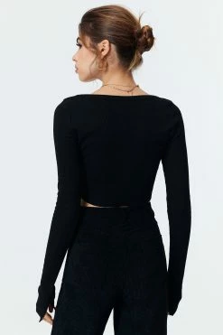 Solado Slit Cuff Crop Long Sleeve Blouse -SOLADO Shop jpeg 196d35f0 c04f 47c5 be1a c5b0e7fb5b70 1800x1800