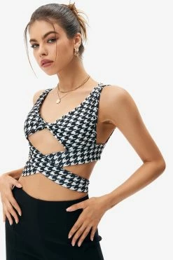 Solado Houndstooth Print Cross Tie Backless Crop Top 11 Solado Houndstooth Print Cross Tie Backless Crop Top -SOLADO Shop jpeg 1b2ccf0c 9fde 404f 9ccc d9b5f65f7480 1800x1800