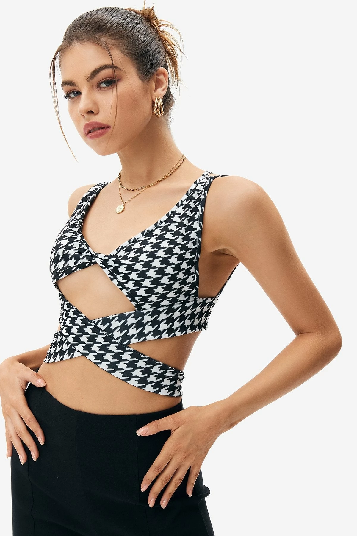 Solado Houndstooth Print Cross Tie Backless Crop Top 6 Solado Houndstooth Print Cross Tie Backless Crop Top - Image 4