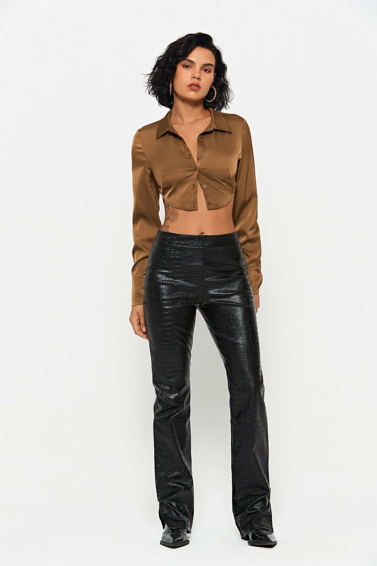 SOLADO Open Back Tie Detail Long Sleeve Crop Top 5 SOLADO Open Back Tie Detail Long Sleeve Crop Top - Image 3
