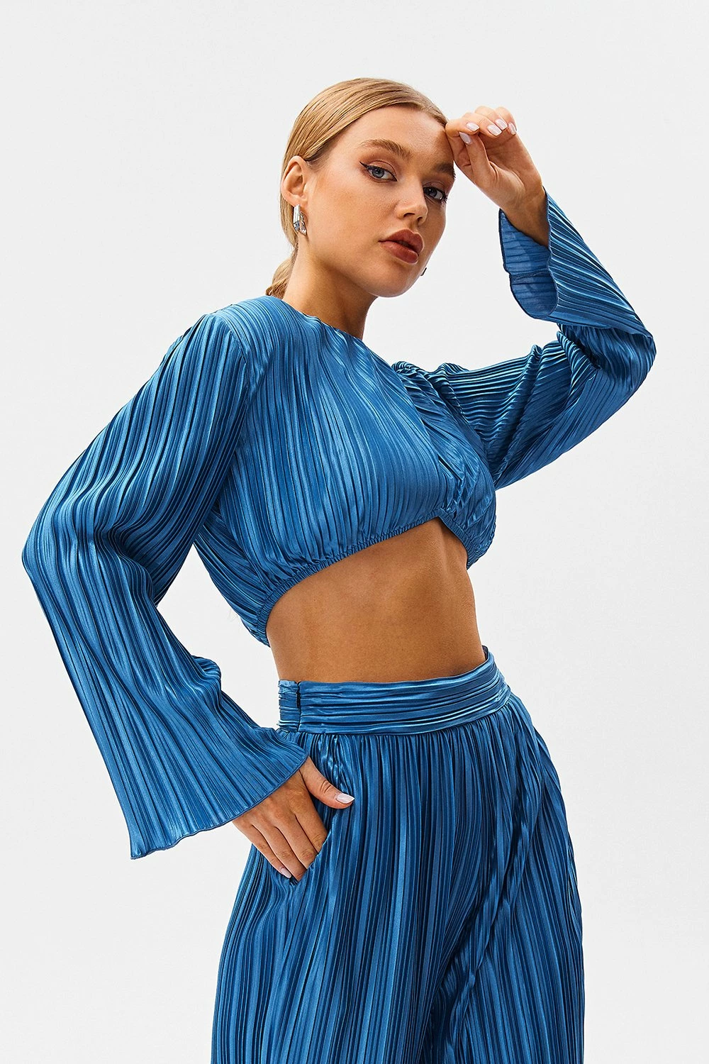 SOLADO Flared Sleeve Asymmetrical Hem Pleat Crop Top 3 SOLADO Flared Sleeve Asymmetrical Hem Pleat Crop Top
