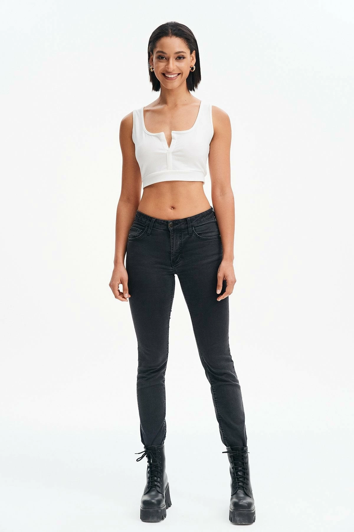 Solado Notched Neck Solid Crop Top 6 Solado Notched Neck Solid Crop Top - Image 4