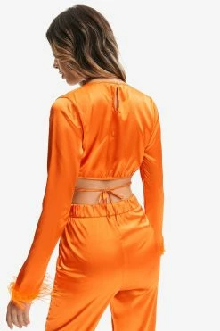 Solado Feather Cross Tie Detail Crop Top 9 Solado Feather Cross Tie Detail Crop Top -SOLADO Shop jpeg 293711c4 2ba2 499e a8db 8000cb91a813 1800x1800