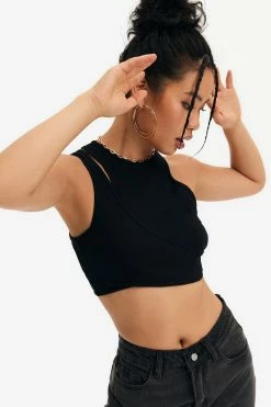 Solado Solid Cut Out Ribbed Crop Top -SOLADO Shop jpeg 2bda3b5a 8ff0 4216 841c cb044a4e5990 1800x1800