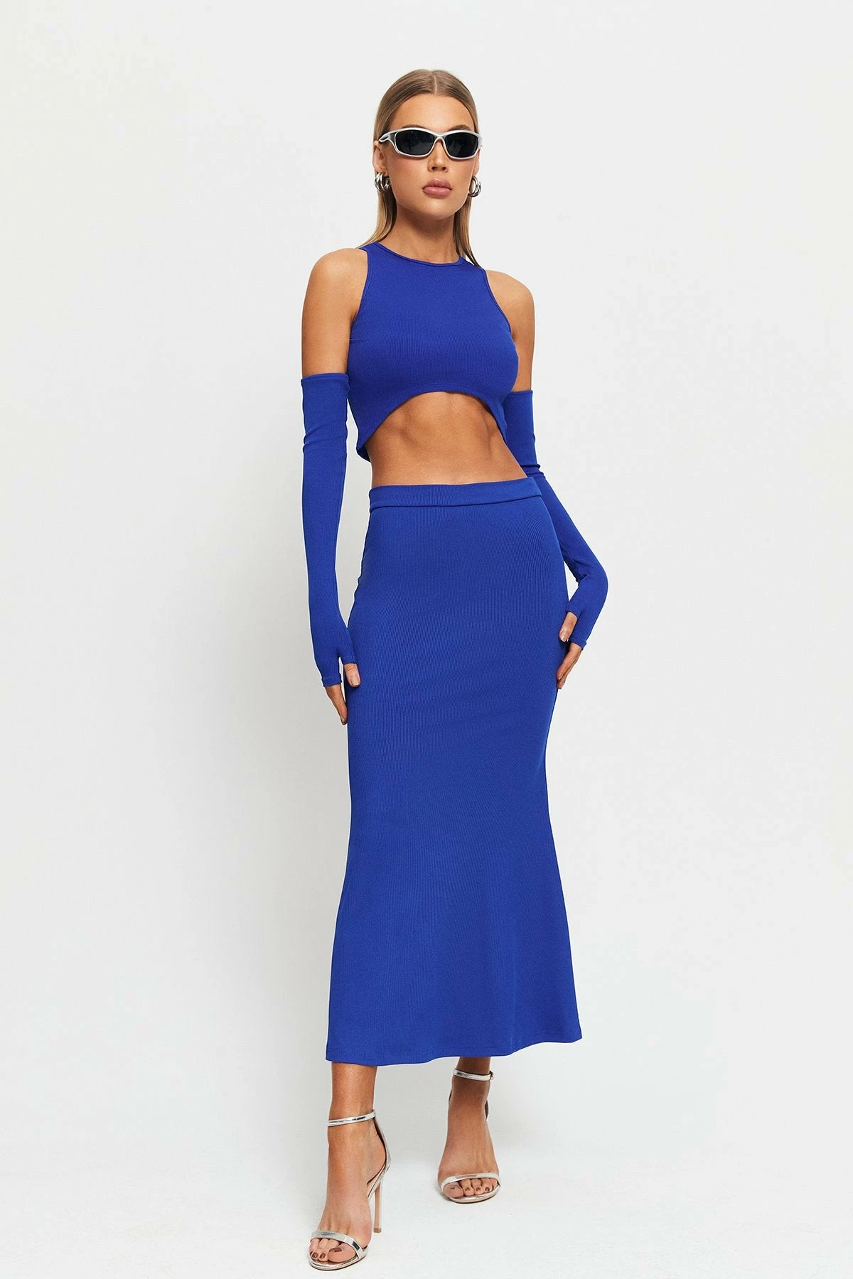 SOLADO Ribbed Asymmetrical Hem Crop Top With Oversleeve 6 SOLADO Ribbed Asymmetrical Hem Crop Top With Oversleeve - Image 4