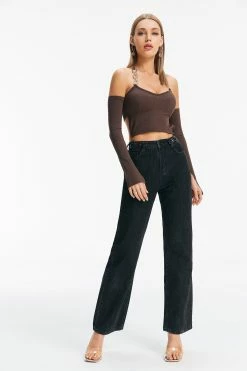 Solado Chain Detail Slit Cuff Backless Crop Top -SOLADO Shop jpeg 2f54c16e 76b5 4358 9318 c2ca892d52de 1800x1800