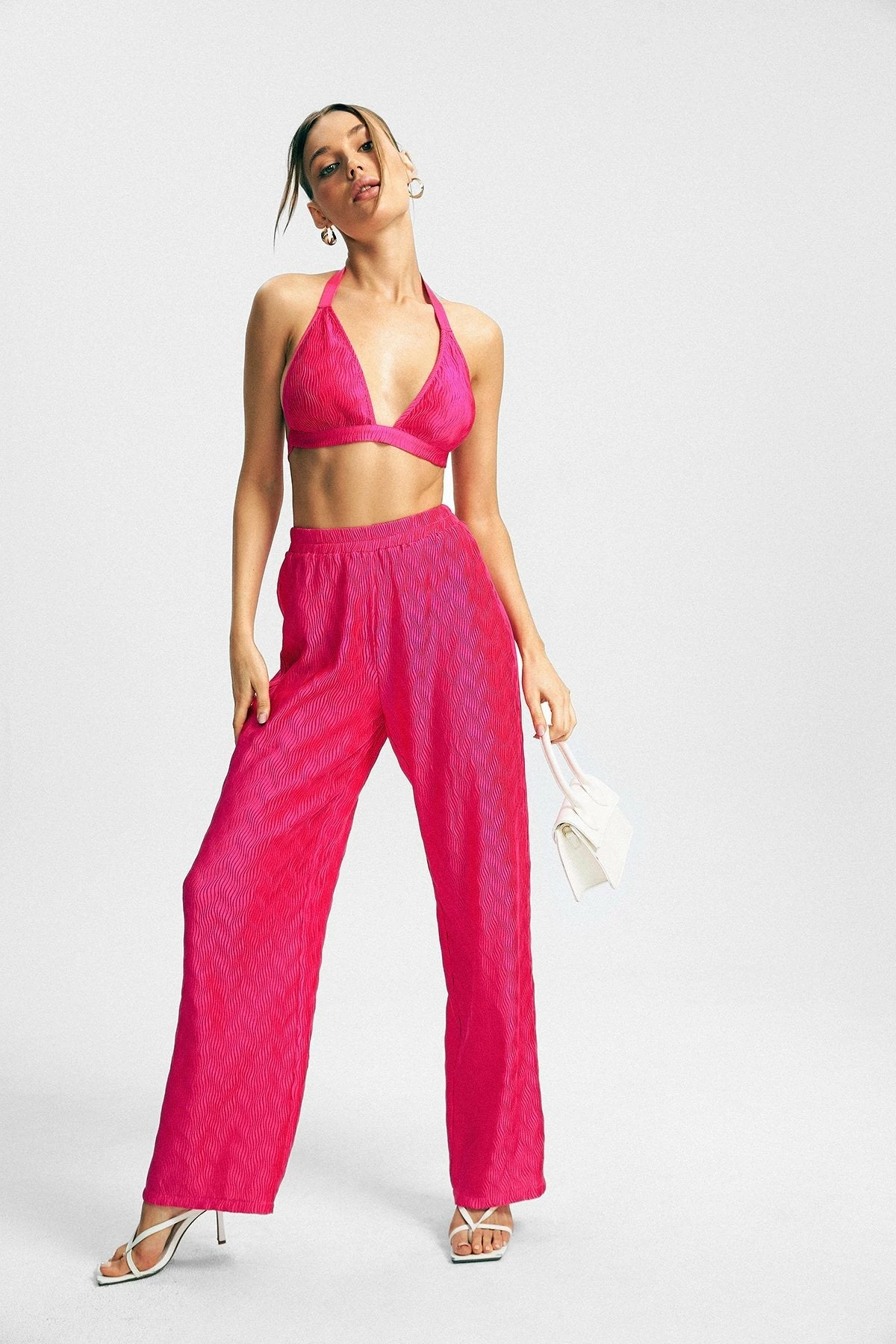 SOLADO Swirl Texture Plunging Neck Backless Crop Top 4 SOLADO Swirl Texture Plunging Neck Backless Crop Top - Image 2