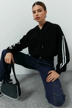 Solado Striped Print Crop Hoodie 26 Solado Striped Print Crop Hoodie -SOLADO Shop jpeg 36ebc336 7721 434e bb7c 7507f3f0543c 1800x1800