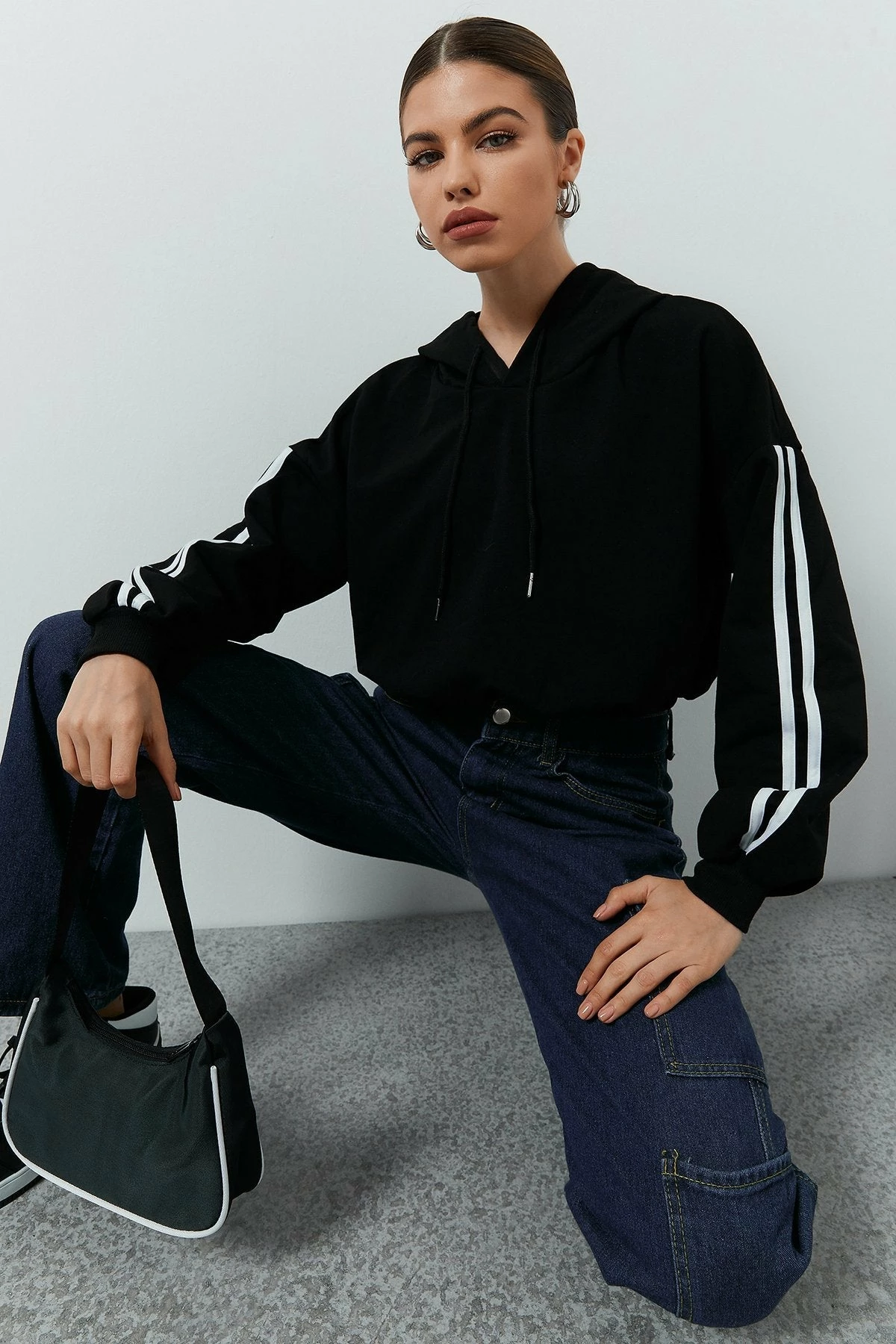 Solado Striped Print Crop Hoodie 10 Solado Striped Print Crop Hoodie - Image 8