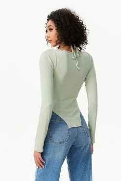 Solado Asymmetric Hem Cut Out Long Sleeve Top 12 Solado Asymmetric Hem Cut Out Long Sleeve Top -SOLADO Shop jpeg 3a102338 2904 4726 a182 cccc63719cb1 1800x1800