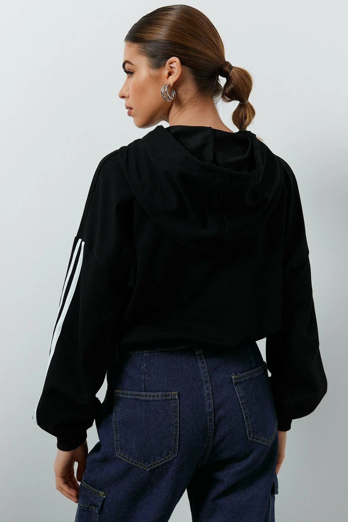 Solado Striped Print Crop Hoodie 11 Solado Striped Print Crop Hoodie - Image 9