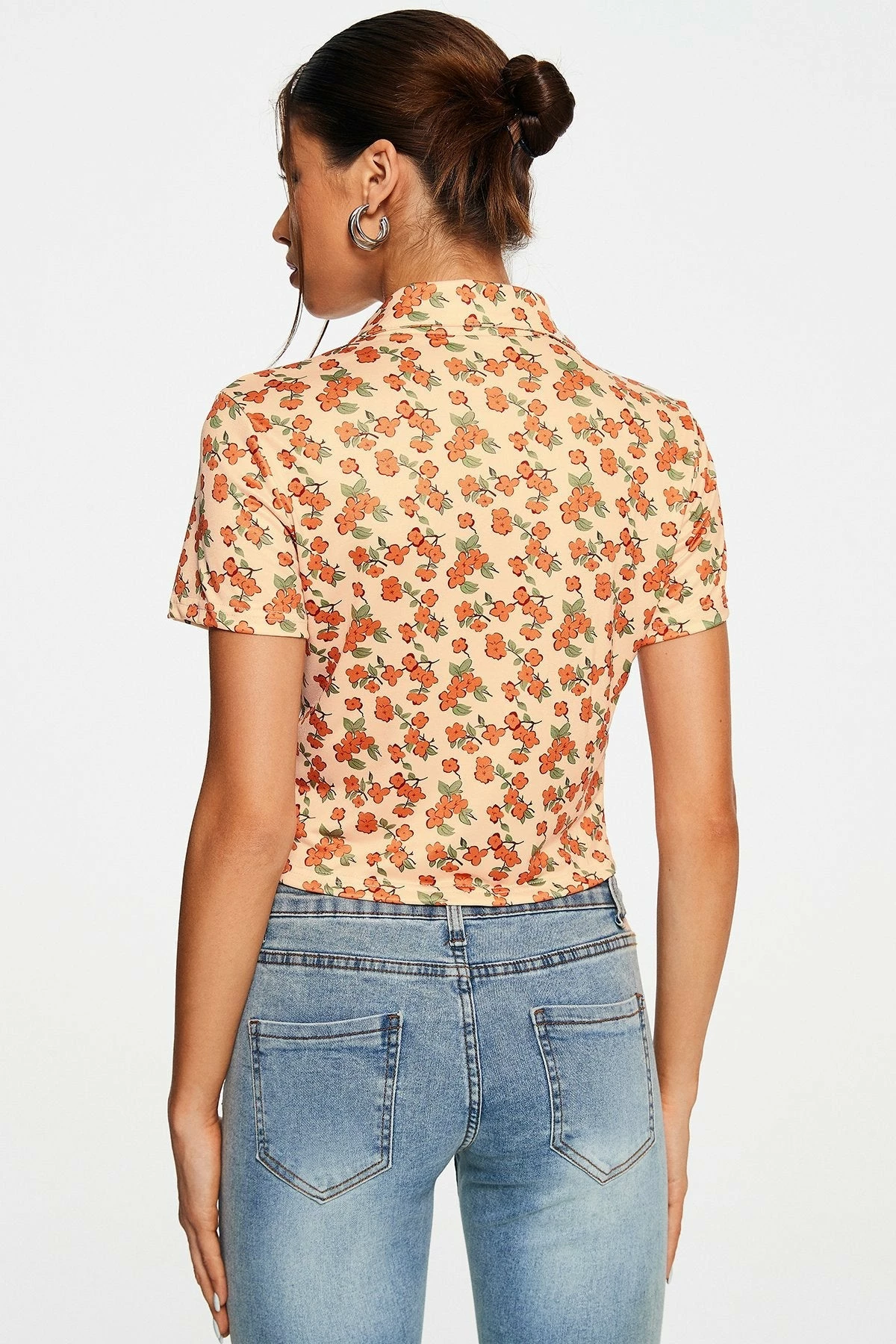 Solado Floral Print Lapel Neck Short Sleeve Crop Top 5 Solado Floral Print Lapel Neck Short Sleeve Crop Top - Image 3