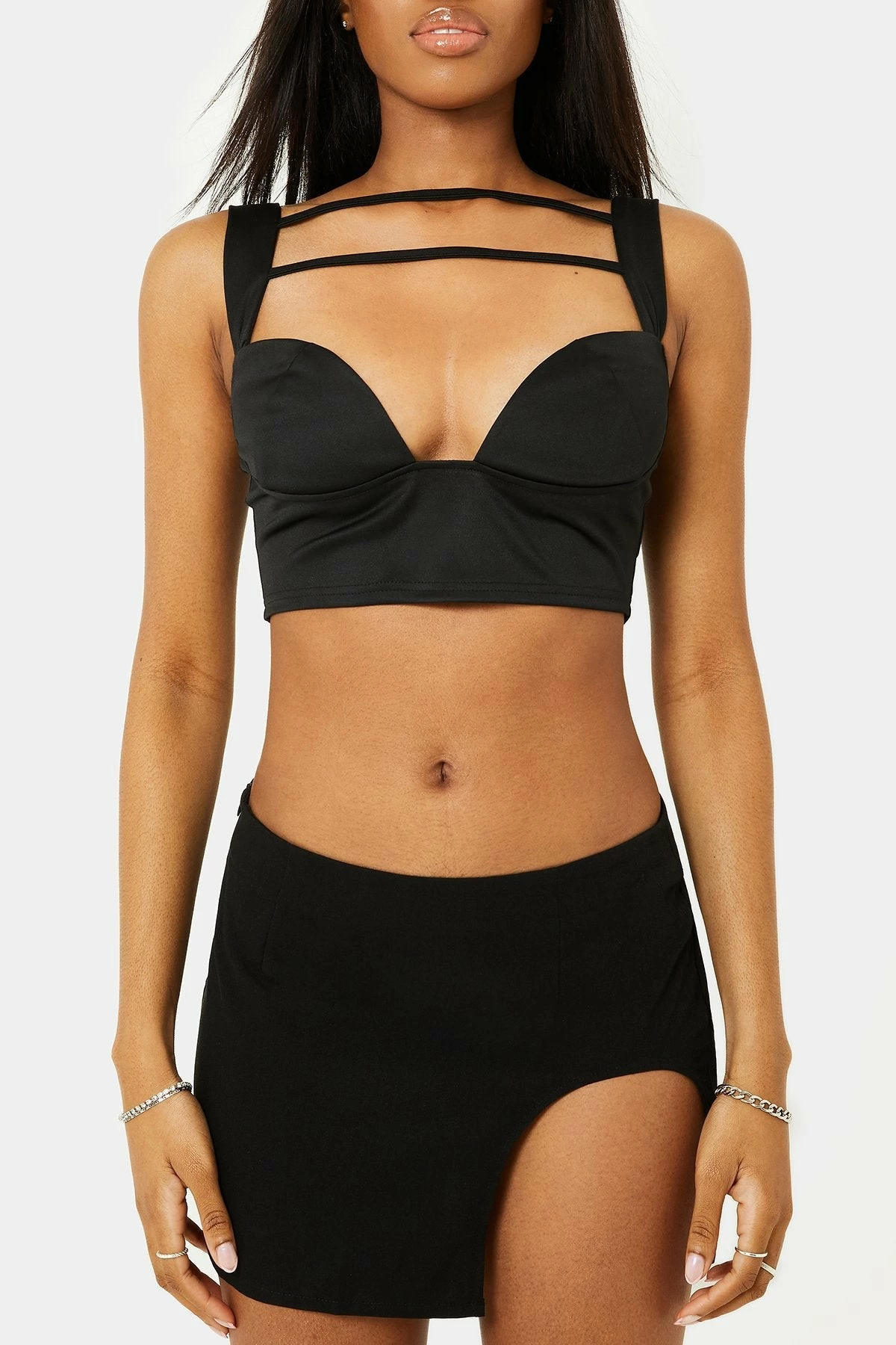 SOLADO Cut Out Plunging Neck Solid Tank Top 8 SOLADO Cut Out Plunging Neck Solid Tank Top - Image 6